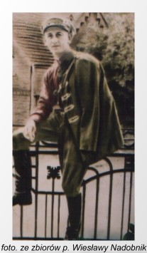 na fotografii z roku 1931 Edward Oses w mundurze galowym 